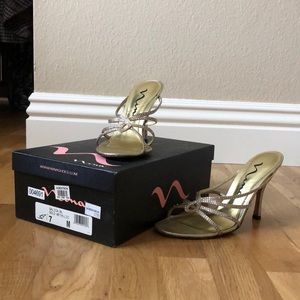 Nina size 7 Women gold heels